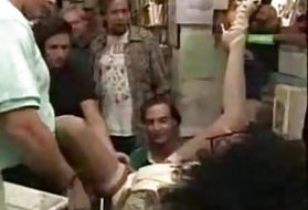 شما عسل بسیار عجیب و غریب هستید، آیا چیزی برای شما اتفاق می افتد؟