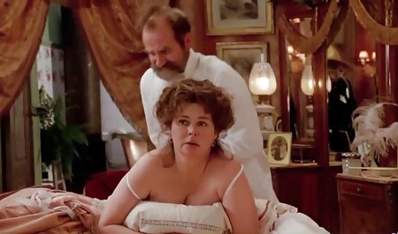 Gadis muda bercinta ayam hitam besar pertamanya