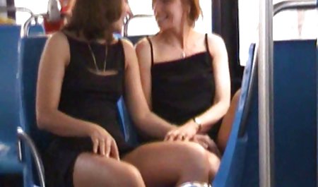 Pemandu sorak remaja menikmati telur dari seorang pelacur hitam kecil!