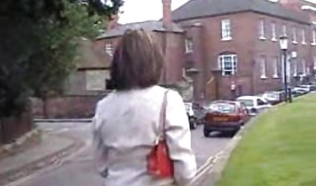 Pelacur brunette suka bermain