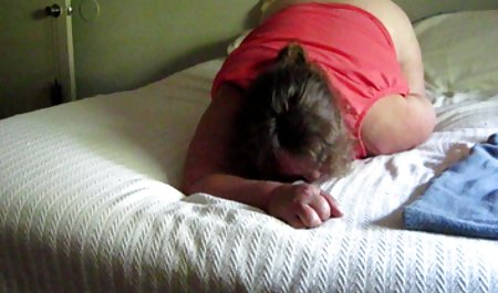 Ibu yang bersemangat tahu cara menghisapnya