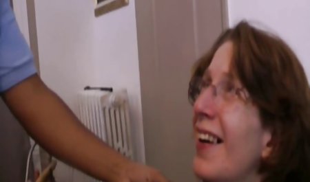 Dedea pantat pacarnya dan kemudian naik itu adalah pelacur!