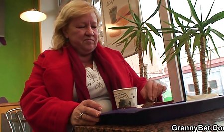 Pengecoran porno publik dengan Melody Star