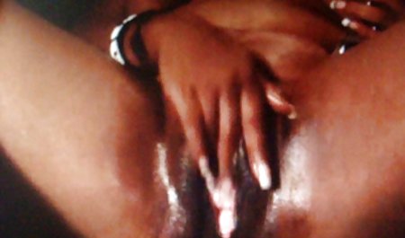 Schoolgirl orgasm dengan dildo blow