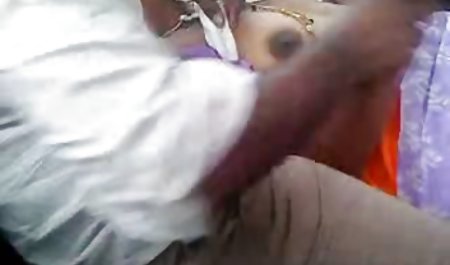 Pelacur tua menjadi panas di dapur