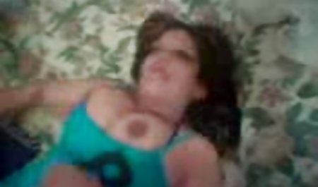 私の巨乳な叔母は私を非常によくファックします