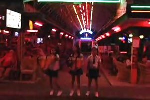 पटाया में रहने वाले गुड़िया पोर्न फिल्म रेड राइडिंग हूड ऑनलाइन