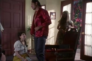 Emmanuelle - 02 एक दुनिया की इच्छा है । गर्म सेक्स दृश्य घड़ी रूसी अश्लील झूठे बलात्कार