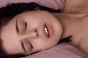 सुंदर चेहरे के साथ अश्लील फोटो