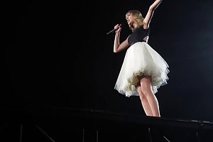 टेलर स्विफ्ट करता डेट्रायट में अश्लील मूवी सिनेमा पूर्ण लंबाई ऑनलाइन