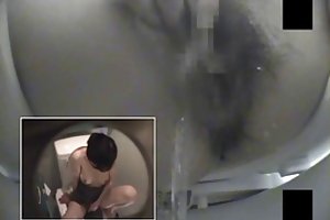 शौचालय छिपे हुए कैमरे पर हस्तमैथुन पोर्न देखना शादी फिल्म