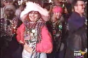 स्तन चमकती Mardi Gras देखो जूलिया पोर्न मूवी