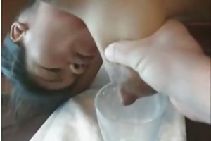Frauenmelken - दूध शो देखने के लिए घर का बना अश्लील वीडियो युवा