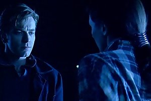 एमिली मोर्टिमर - युवा एडम खेल क्रिस्टल