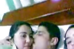 सऊदी अरब चीनी आदमी चूम दो अरब (मिस्र) लड़की बिस्तर में घर का बना अश्लील के साथ