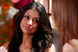 स्पेनिश ट्यूटर वेरोनिका रोड्रिगेज अश्लील माँ बेटा देखो