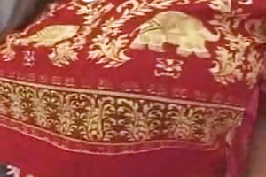 Lisas बड़े स्तन अश्लील घड़ी के साथ माँ