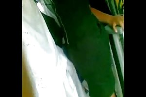 बस स्पर्श 19 सेक्स के साथ परिपक्व महिला