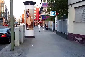 सुंदर लड़की वेश्या बर्लिन में सड़क पर रूसी अश्लील वीडियो नए ऑनलाइन