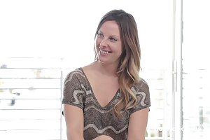 एरिका रिटर्न के लिए आश्चर्य है, अश्लील वीडियो देखने के लिए के रूप में