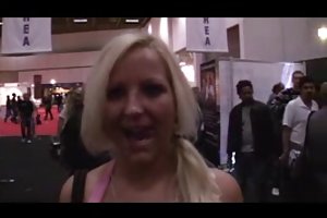 पब्लिक के अंत में चलना अश्लील खेलों ऑनलाइन