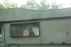 खुश campers देखो अश्लील वीडियो, रूसी युवा