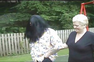 ब्रिटेन, देखो अश्लील वीडियो माँ बेटा