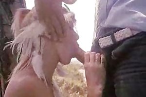 मर्लिन जेस के बाहर भाड़ में जाओ रूसी रसीला