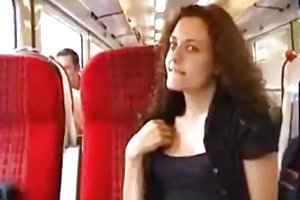 ट्रेन में रूसी गर्भवती