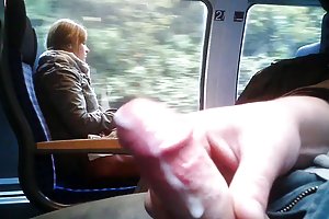 ट्रेन के लिए एक अच्छी लड़की 2 अश्लील घर का बना खिलौने