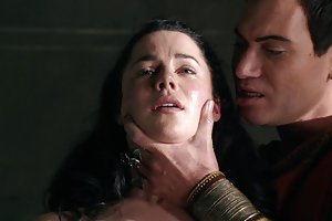 स्पार्टाकस लुसी अधर्म ऑनलाइन अश्लील बकवास,