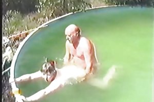 पुराने जोड़ी होने सेक्स में पूल भाग 1 पहनने ट्वीड नग्न सेक्स