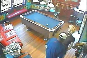 में टैटू की दुकान अश्लील सेक्सी