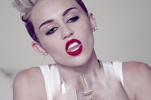 माइली साइरस - हम रोक नहीं सकते पोर्न पर काम