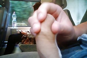 ट्रेन-वह देखते हैं? अश्लील क्लिप देखने के लिए