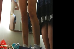 बदलने के कमरे में दो लड़कियों घड़ी अश्लील फिल्म हैरी पॉटर