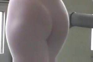 कोको योग पैंट में घर का बना अश्लील वयस्क महिलाओं