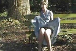 सारा जंगल में संगीत के लिए सेक्स