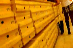 बिना पंख dans Le दुकान de upskirt कोई जाँघिया रूसी पोर्न, ऑनलाइन