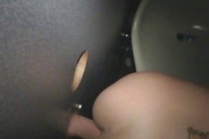 वेश्या, 3 कहानियों के साथ सो रही है