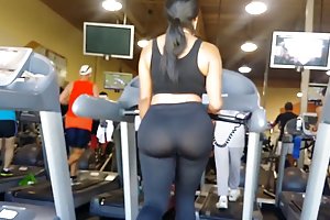 ट्रेडमिल लूट अश्लील सो रही माँ