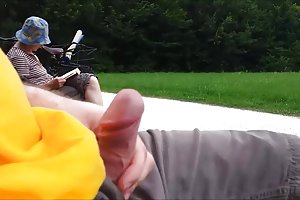 चिढ़ाने - दादी पार्क में अश्लील वीडियो माँ