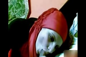 अरब लड़की के साथ लाल हिजाब डिक चूसने अश्लील उपयोगकर्ताओं की तस्वीरें