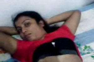 गर्म भारतीय युवा जोड़े के बिस्तर में कासानोवा पोर्न फिल्म देखने के ऑनलाइन