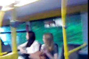 डिक फ्लैश के साथ समाप्त होता है से पहले 2 लड़कियों में बस अश्लील क्वीन्स ऑनलाइन वीडियो