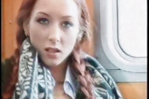 सुंदर लड़की पार्क में है और ट्रेन और... घर का बना अश्लील वीडियो में महिलाओं की