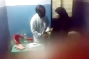 डॉक्टर लाहौर में घर का बना अश्लील