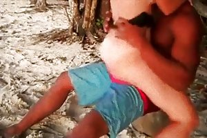 नए स्मार्टफोन कब्जा जमैका अवकाश खूबसूरती से! अश्लील माँ कार्टून