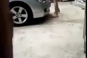 थाई घर के बाहर रूसी परिपक्व औरत के साथ सेक्स