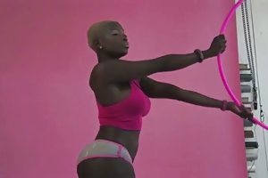 Sibongile कमिंग्स: देवी omfg!! - खेल स्पंज